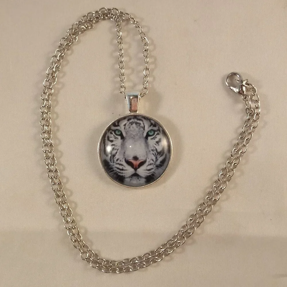 Mens Silver Mystical White Tiger Cabochon Pendant Chain Necklace Gift - Picture 3 of 3